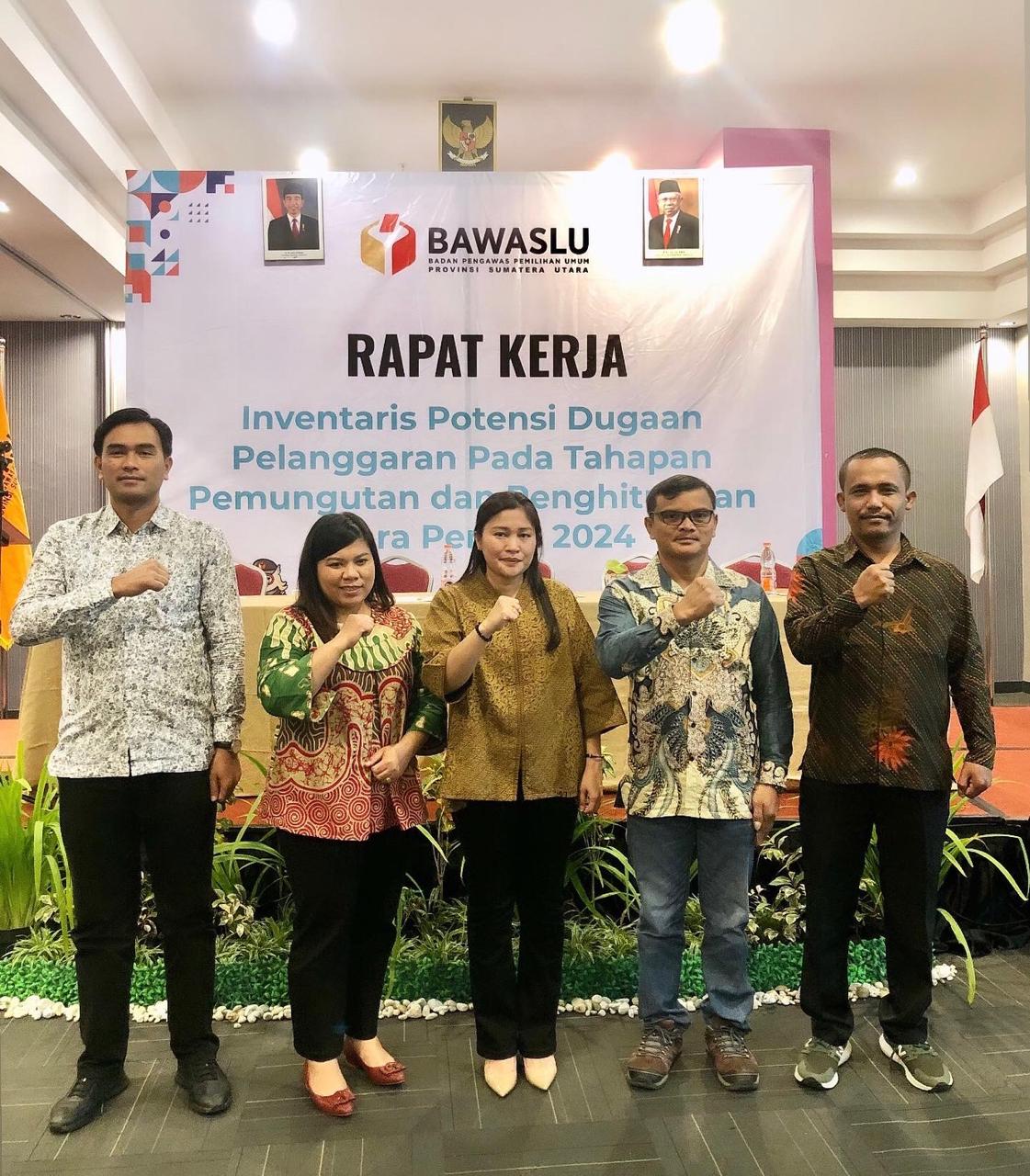 Efrida Purba dan Staf PPPS