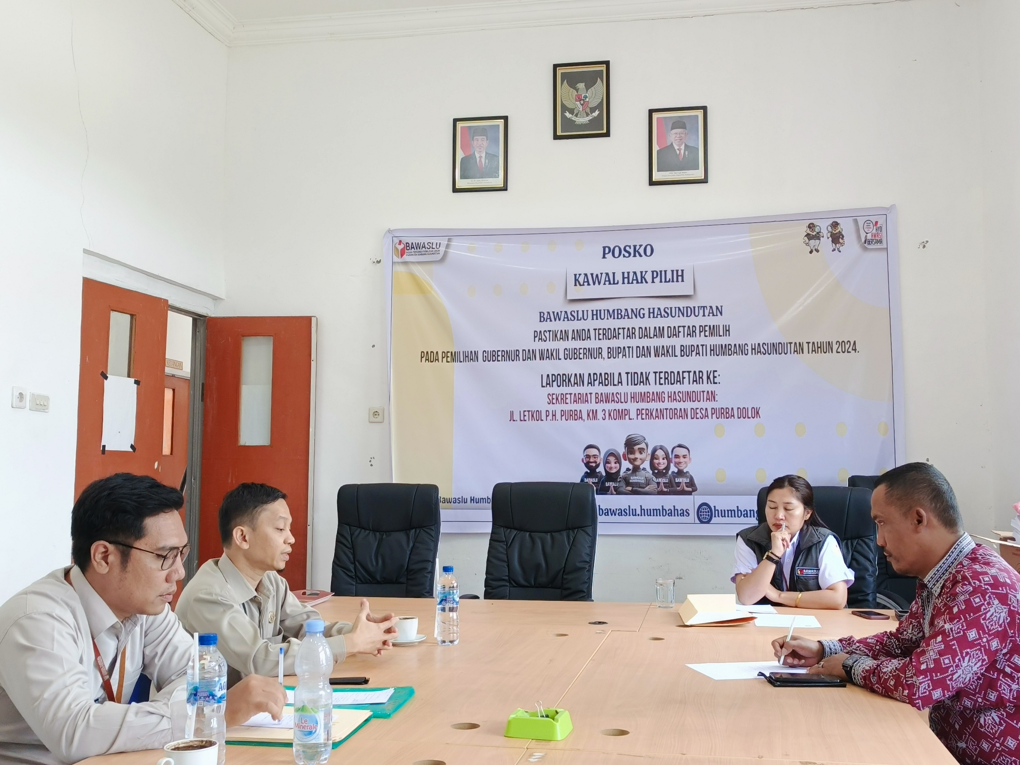 Foto bersama Bawaslu dan KY