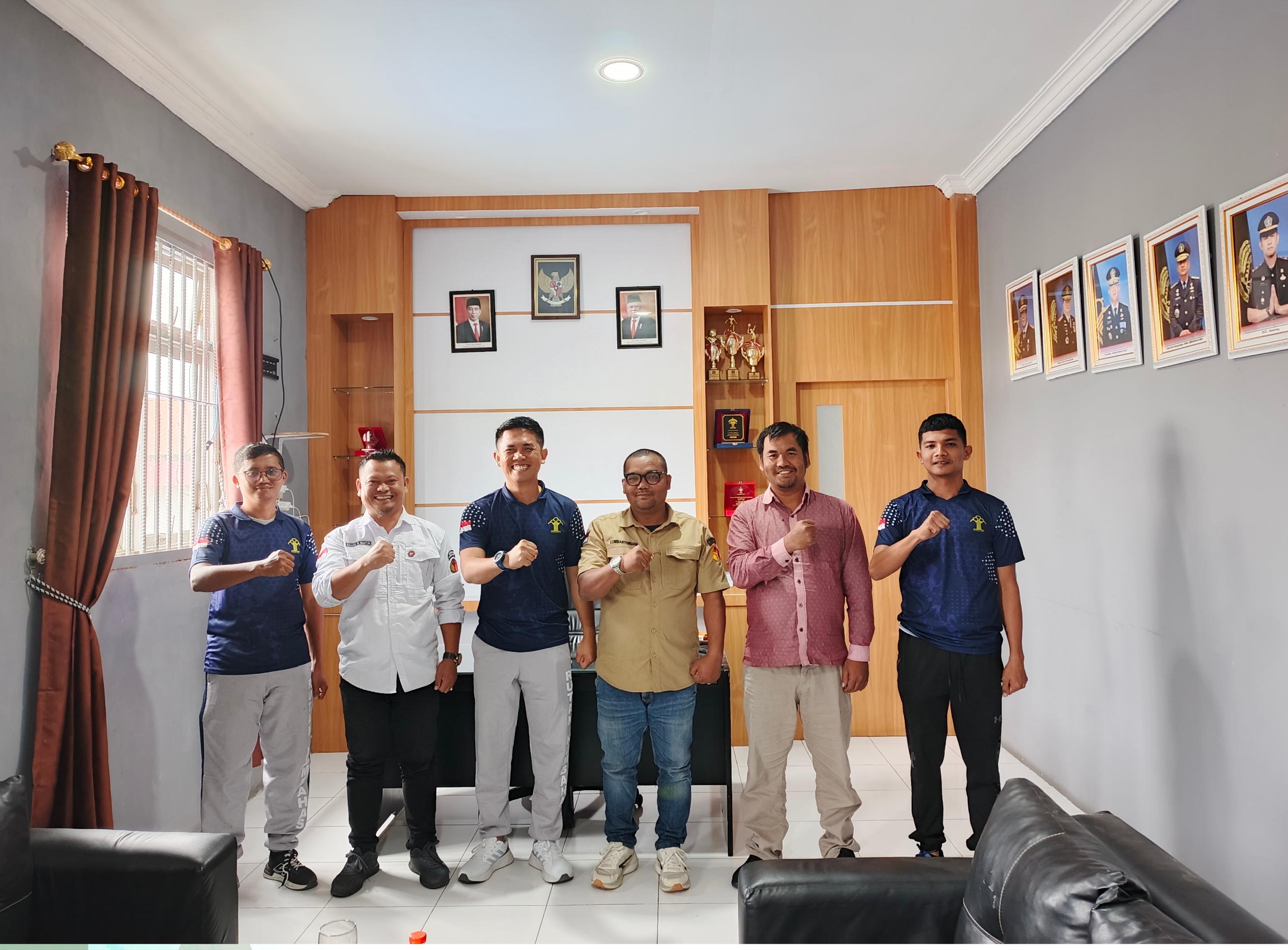 Foto Bersama Kepala Rutan dan Bawaslu