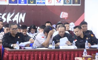 Ketua dan Anggota Bawaslu Humbahas