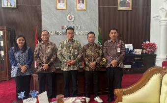 Foto Bersama Pimpinan dan Bupati Humbahas